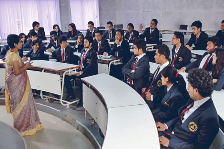Presidency College campus in Bangalore, Karnataka, India — photo 3