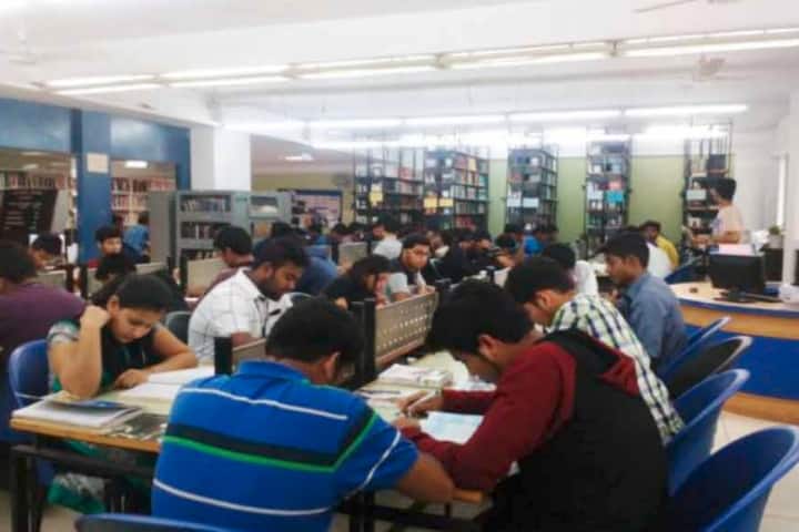 Presidency College campus in Bangalore, Karnataka, India — photo 5