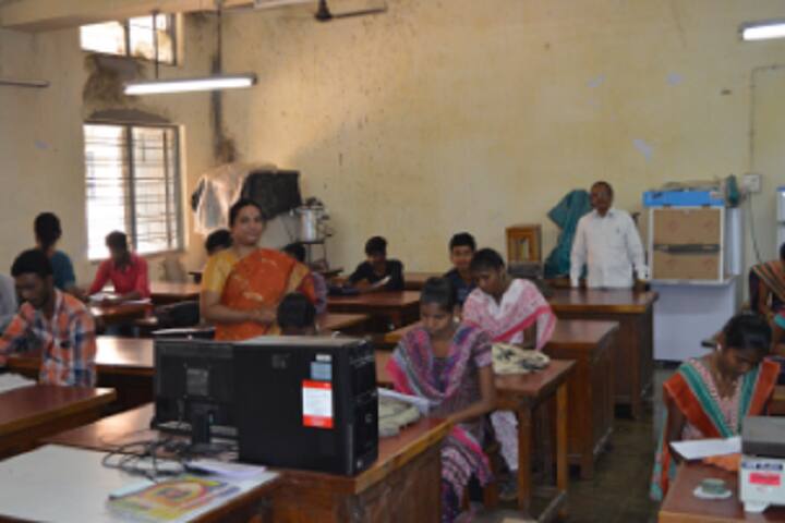 Swamy Vidyaprakasa Ananda Government Degree College campus in Srikalahasti, Andhra Pradesh, India — photo 2