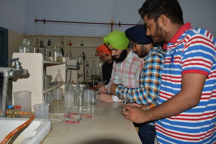 Gujranwala Guru Nanak Khalsa College campus in Ludhiana, Punjab, India — photo 5