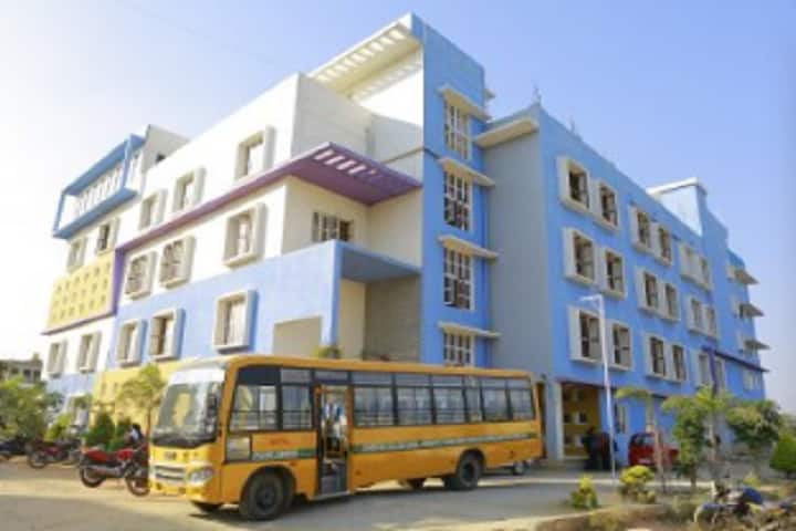 Christian College campus in Bangalore, Karnataka, India — photo 1