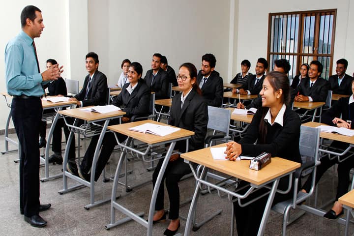 Christian College campus in Bangalore, Karnataka, India — photo 2