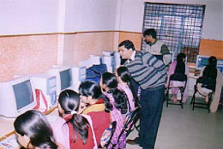 Government Kamla Raja Girls Post Graduate College campus in Gwalior, Madhya Pradesh, India — photo 5