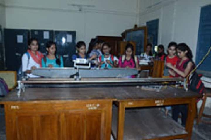 Government Kamla Raja Girls Post Graduate College campus in Gwalior, Madhya Pradesh, India — photo 6