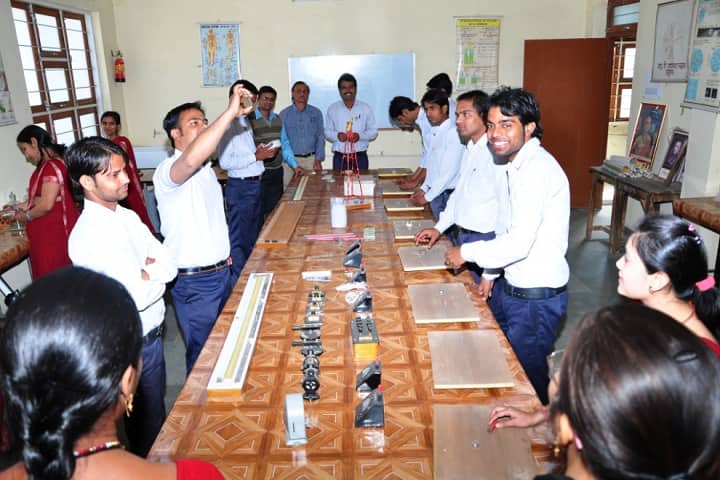 Madhav Shiksha Mahavidyalaya campus in Gwalior, Madhya Pradesh, India — photo 6