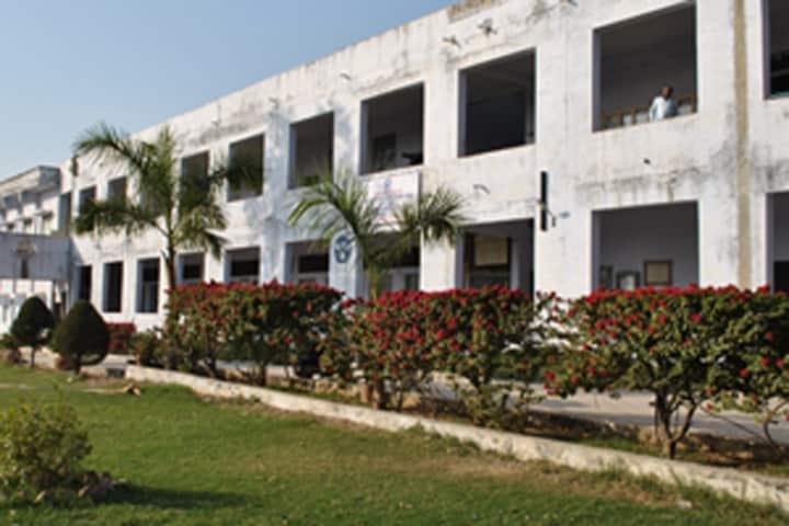 Smt RD Shah Arts and Smt VD Shah Commerce College campus in Dholka, Gujarat, India — photo 2