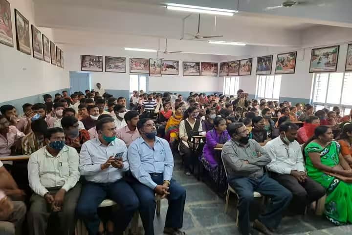 KSS Arts Commerce and Science College and PG Centre campus in Gadag-Betigeri, Karnataka, India — photo 4