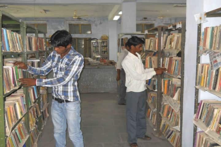 Government PG College campus in Hindaun City, Rajasthan, India — photo 4