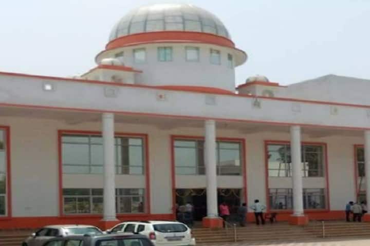 Kamla Nehru Vidhi Sansthan campus in Sultanpur, Uttar Pradesh, India — photo 1