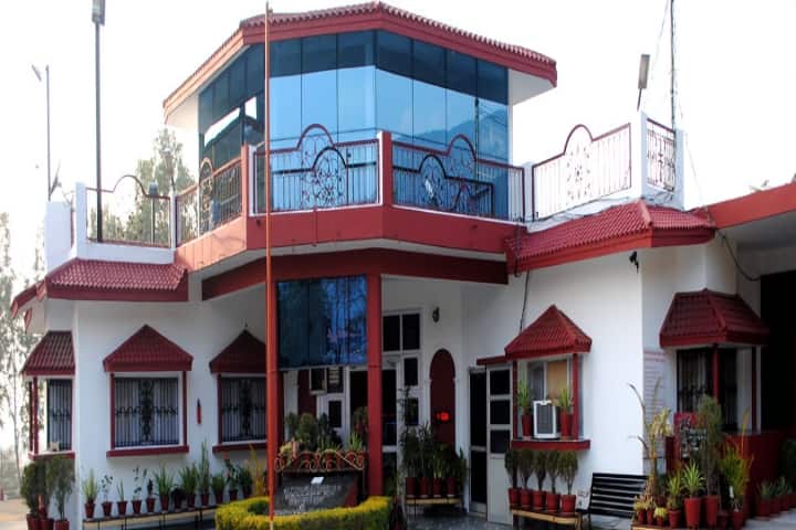 Uttaranchal College of Science and Technology campus in Dehradun, Uttarakhand, India — photo 1