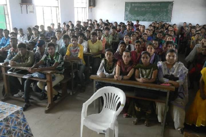 Shri UN Mehta Arts College campus in Morbi, Gujarat, India — photo 2