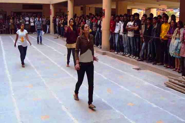 Shree Narayana College of Commerce campus in Ahmedabad, Gujarat, India — photo 2
