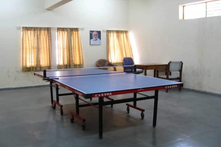 Shree Narayana College of Commerce campus in Ahmedabad, Gujarat, India — photo 5
