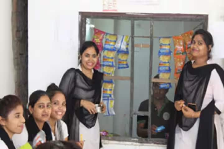 St Mother Teresa Law Degree College campus in Lucknow, Uttar Pradesh, India — photo 3