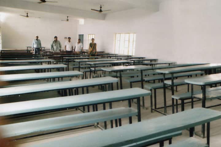 Vikram Singh Kanya Mahavidyalaya campus in Chandauli, Uttar Pradesh, India — photo 2