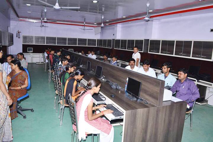 Tikaram Yadav Smriti Mahavidyalaya campus in Jhansi, Uttar Pradesh, India — photo 4