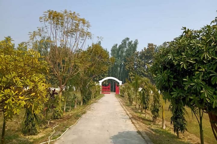 Shri Hari Narayan Singh Sikshan Sanstthan campus in Faizabad, Uttar Pradesh, India — photo 1