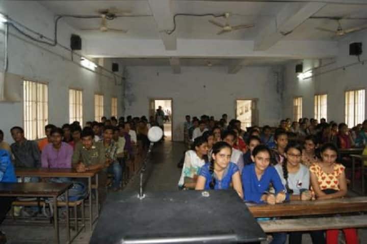 RR Mehta College of Science and CL Parikh College of Commerce campus in Palanpur, Gujarat, India — photo 3