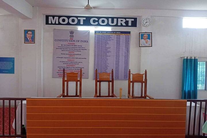 Shivlok Shrinet Law College campus in Mirzapur, Uttar Pradesh, India — photo 2
