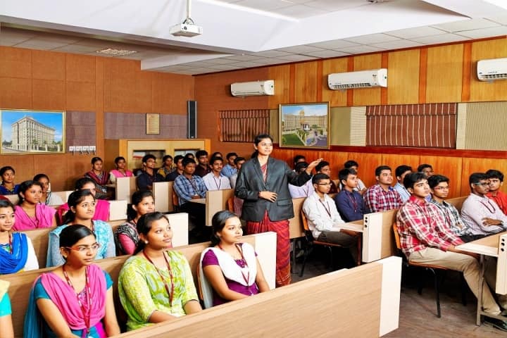 Sri Manakula Vinayagar Engineering College campus in Puducherry, India — photo 3