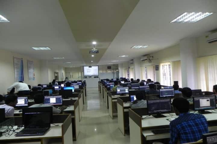 Sri Manakula Vinayagar Engineering College campus in Puducherry, India — photo 6