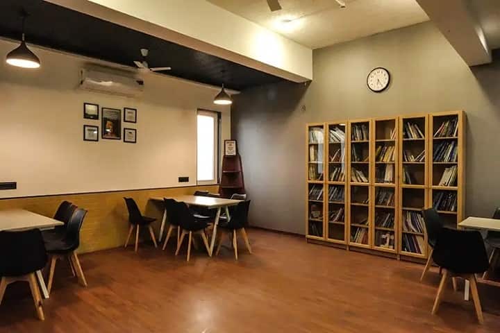 Bakliwal Foundation College of Arts campus in Navi Mumbai, Maharashtra, India — photo 3