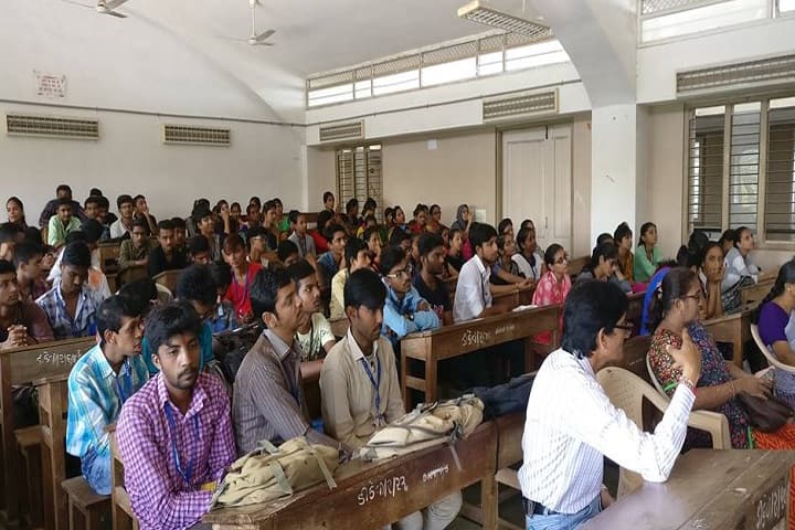Shree DKV Arts and Science College campus in Jamnagar, Gujarat, India — photo 3