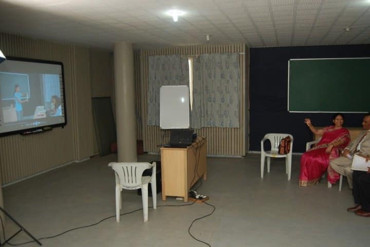 HM Patel Institute of English Training and Research campus in Anand, Gujarat, India — photo 5
