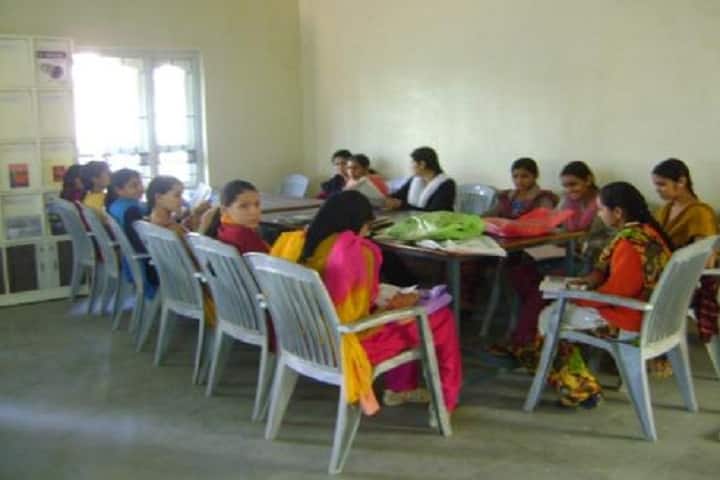 Nestara P Patel Mahila Arts College campus in Palanpur, Gujarat, India — photo 3