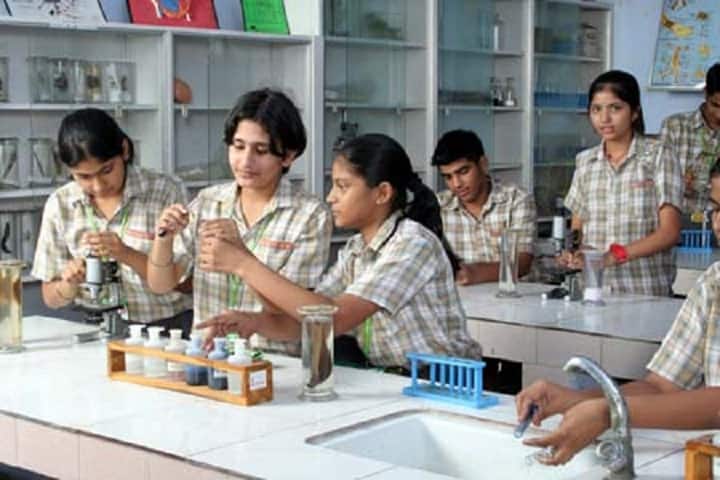 Seth Ram Kishan Dhanuka Girls College campus in Fatehpur, Rajasthan, India — photo 2