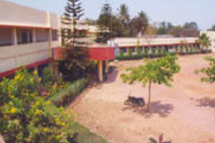 KLE Society's Shri Mrityunjaya College of Arts and Commerce campus in Dharwad, Karnataka, India — photo 1