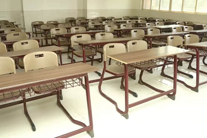 Thakur Specialized Degree College campus in Mumbai, Maharashtra, India — photo 3
