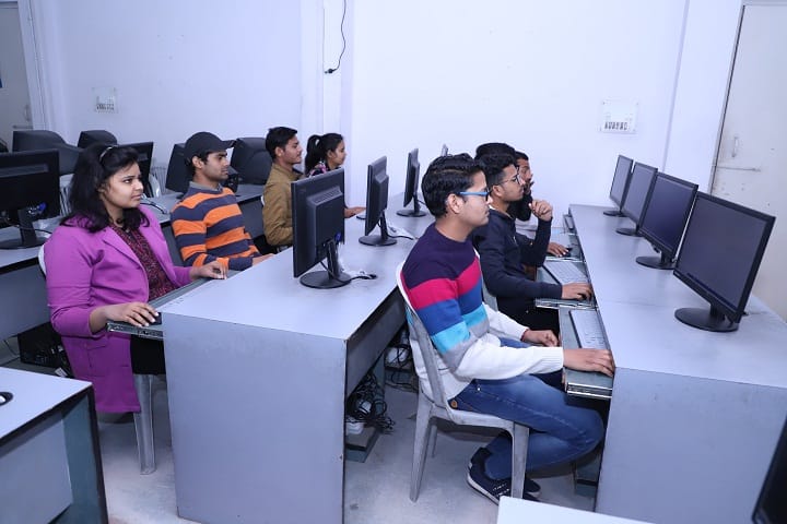 Rajasthan Swayat Shasan Mahavidyalaya campus in Jaipur, Rajasthan, India — photo 4