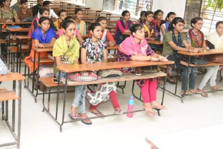 DD Thakar Arts and KJ Patel Commerce College campus in Khedbrahma, Gujarat, India — photo 2