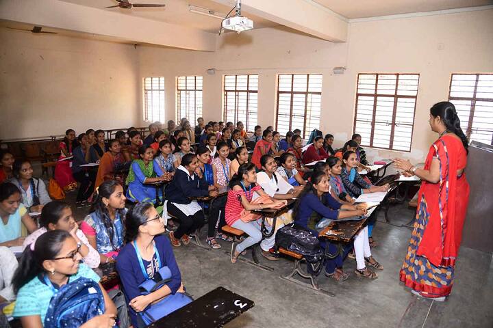 Sree Siddaganga College of Arts Science and Commerce for Women campus in Tumkur, Karnataka, India — photo 6