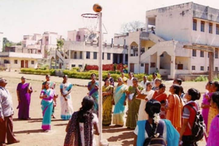 Smt Kallawwa Shivappanna Jigalur Arts and Dr Smt Sushila Murigeppa Sheshgiri Commerce College for Women campus in Hubali-Dharwad, Karnataka, India — photo 1