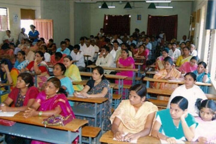 Smt Kallawwa Shivappanna Jigalur Arts and Dr Smt Sushila Murigeppa Sheshgiri Commerce College for Women campus in Hubali-Dharwad, Karnataka, India — photo 2