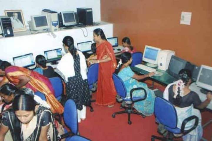 Smt Kallawwa Shivappanna Jigalur Arts and Dr Smt Sushila Murigeppa Sheshgiri Commerce College for Women campus in Hubali-Dharwad, Karnataka, India — photo 6