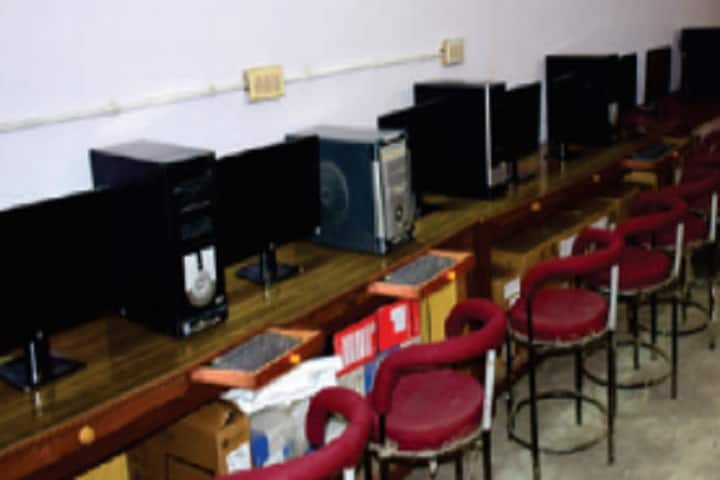 Sri Agrasen Kanya PG College campus in Varanasi, Uttar Pradesh, India — photo 4