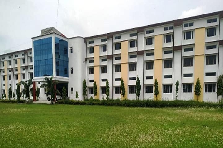 Shri Ratan Singh Memorial Mahavidhyalaya campus in Shahjahanpur, Uttar Pradesh, India — photo 3