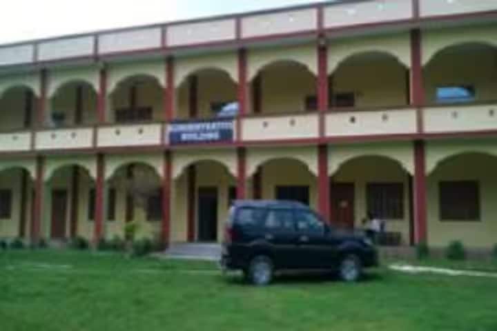 Sainik Law College campus in Allahabad, Uttar Pradesh, India — photo 1