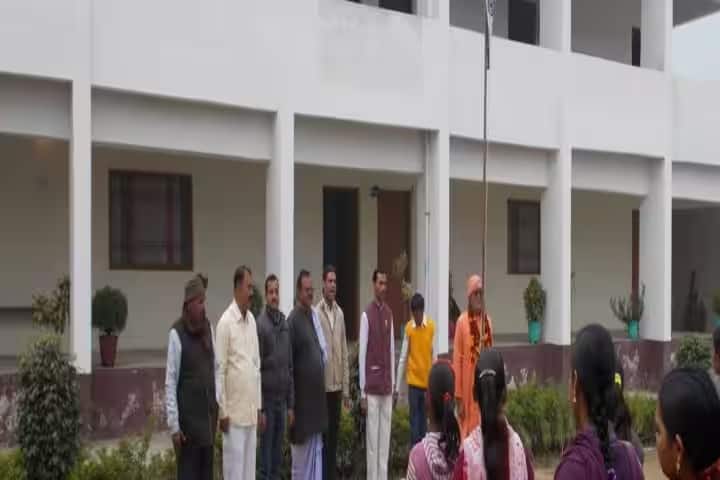 MNB Memorial Mahila Mahavidyalaya campus in Ballia, Uttar Pradesh, India — photo 1