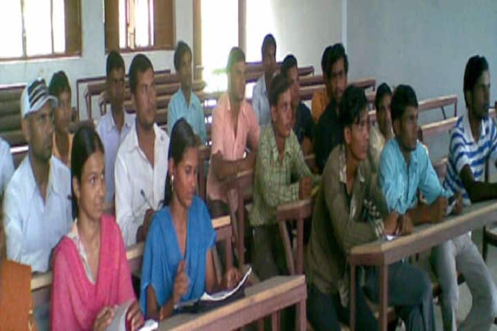 Maharaja Prithvi Raj Chauhan Post Graduate Mahavidyalaya campus in Rampur, Uttar Pradesh, India — photo 1