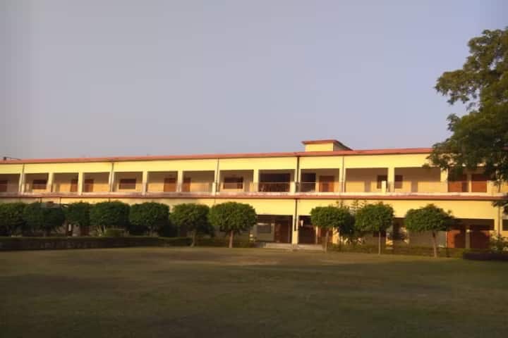 Kanchan Singh Bhooli Devi PG College campus in Kanpur, Uttar Pradesh, India — photo 1