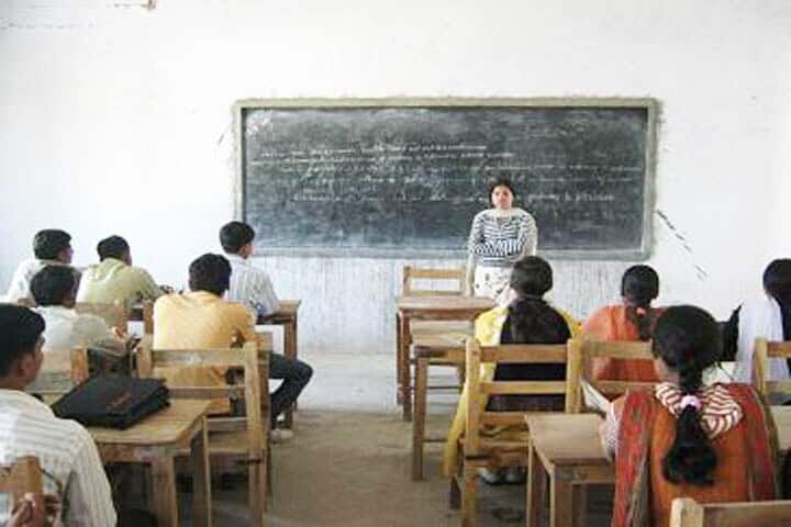 Kanchan Singh Bhooli Devi PG College campus in Kanpur, Uttar Pradesh, India — photo 2