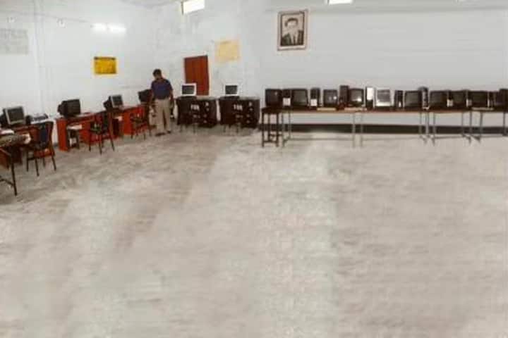 Kanchan Singh Bhooli Devi PG College campus in Kanpur, Uttar Pradesh, India — photo 6