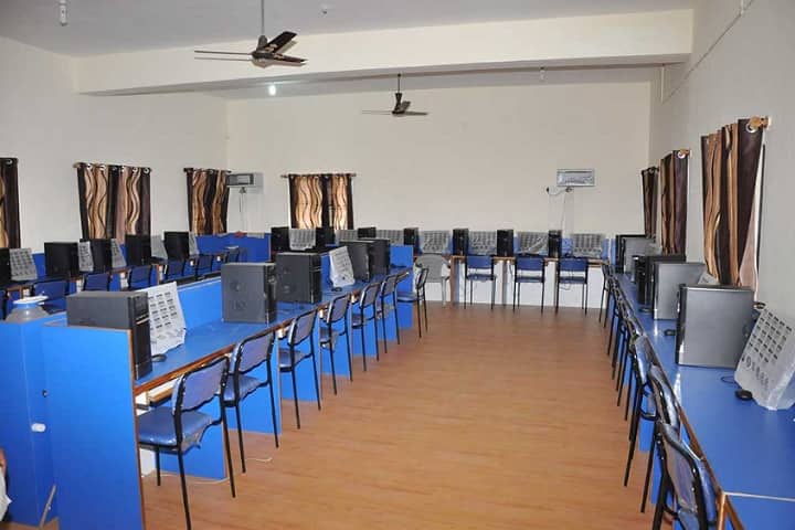 Bharathi College campus in Madduru, Karnataka, India — photo 2