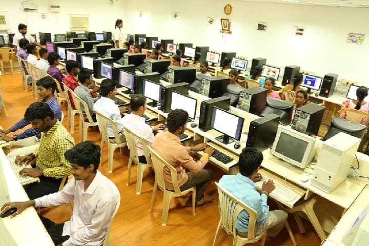 Rajapalayam Rajus College campus in Rajapalayam, Tamil Nadu, India — photo 3