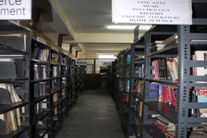 Dhirendra Mahila Post Graduate College campus in Varanasi, Uttar Pradesh, India — photo 3