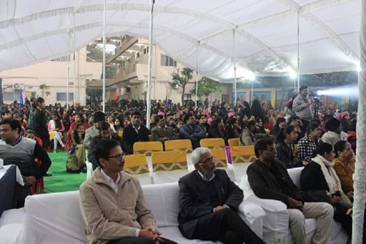 Dhirendra Mahila Post Graduate College campus in Varanasi, Uttar Pradesh, India — photo 6
